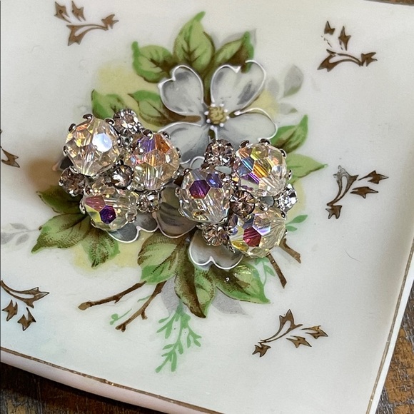 Coro Jewelry - 1950’s Coro Faceted Crystal & Rhinestone Cluster Clip-on Earrings